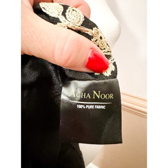 Agha Noor 3/4 sleeve Embroidered Tunic Kurta Top Size Small - Picture 6 of 6